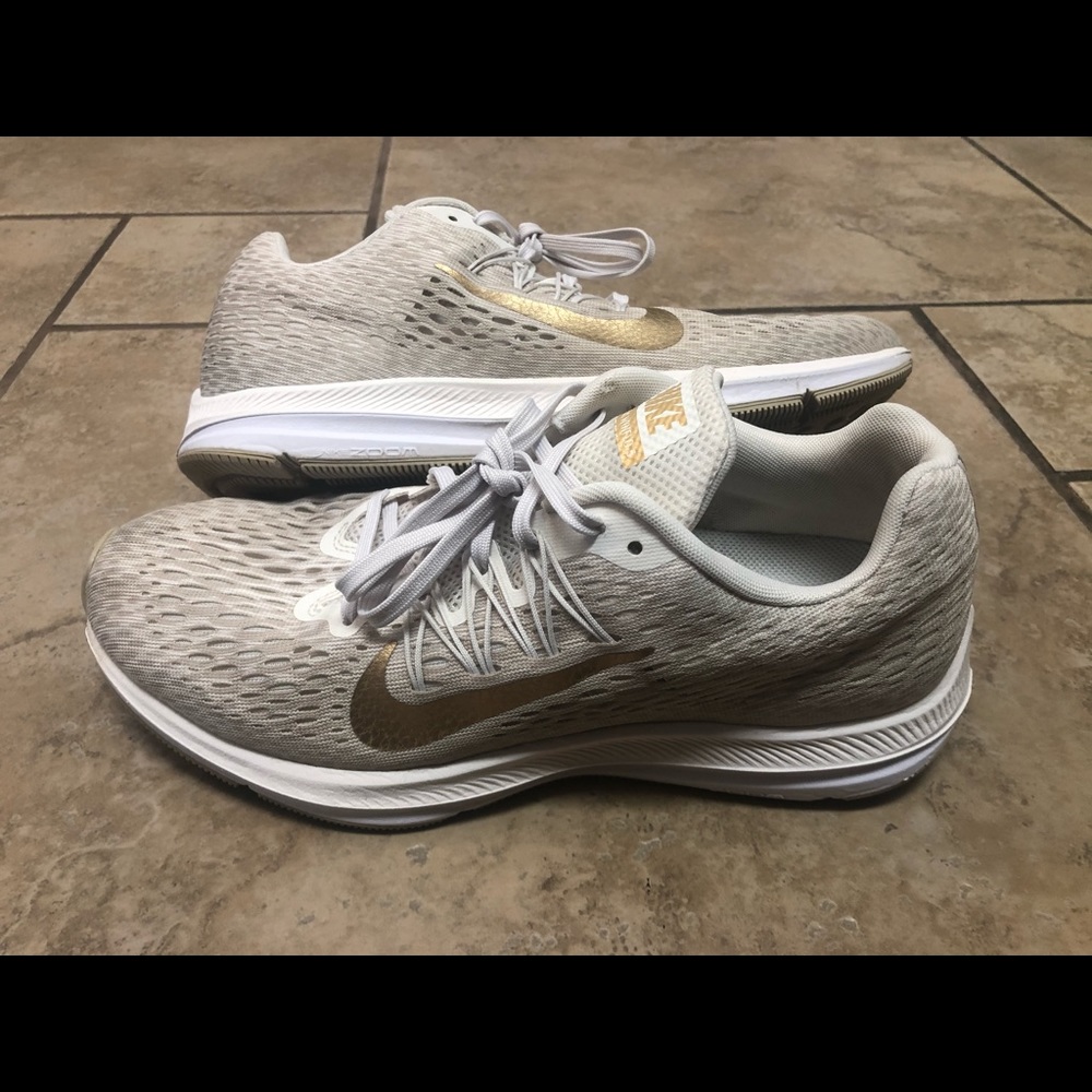 Nike Zoom Winflo 5 Women's Athletic Running Shoes